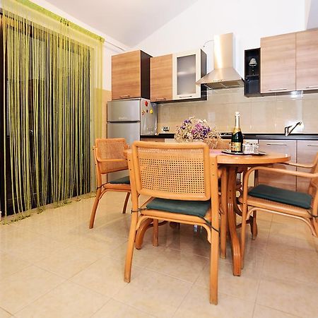 Apartments Bijuk Sukošan Exterior foto